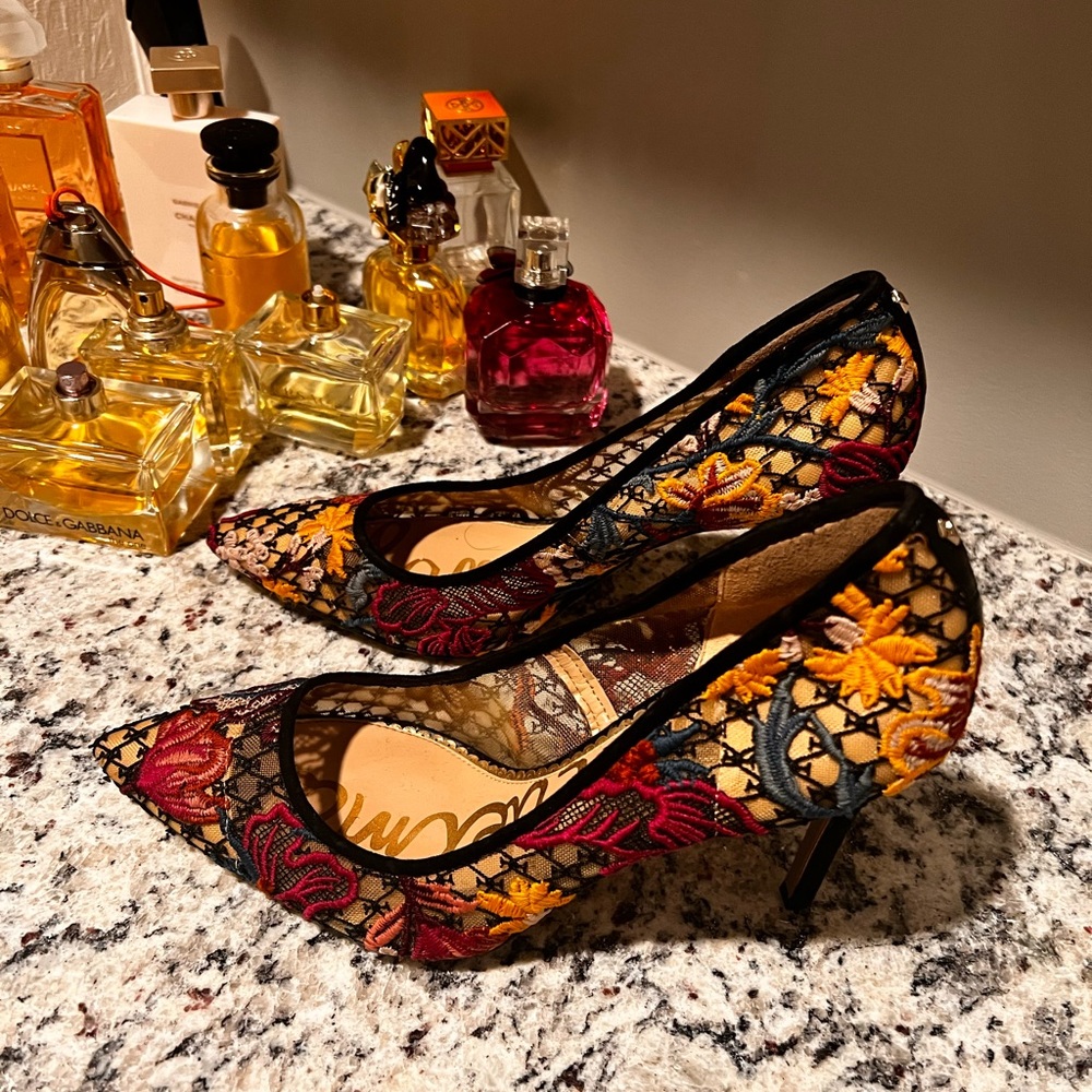 Sam Edelman size 10 multi color pumps! Size 10 worn once